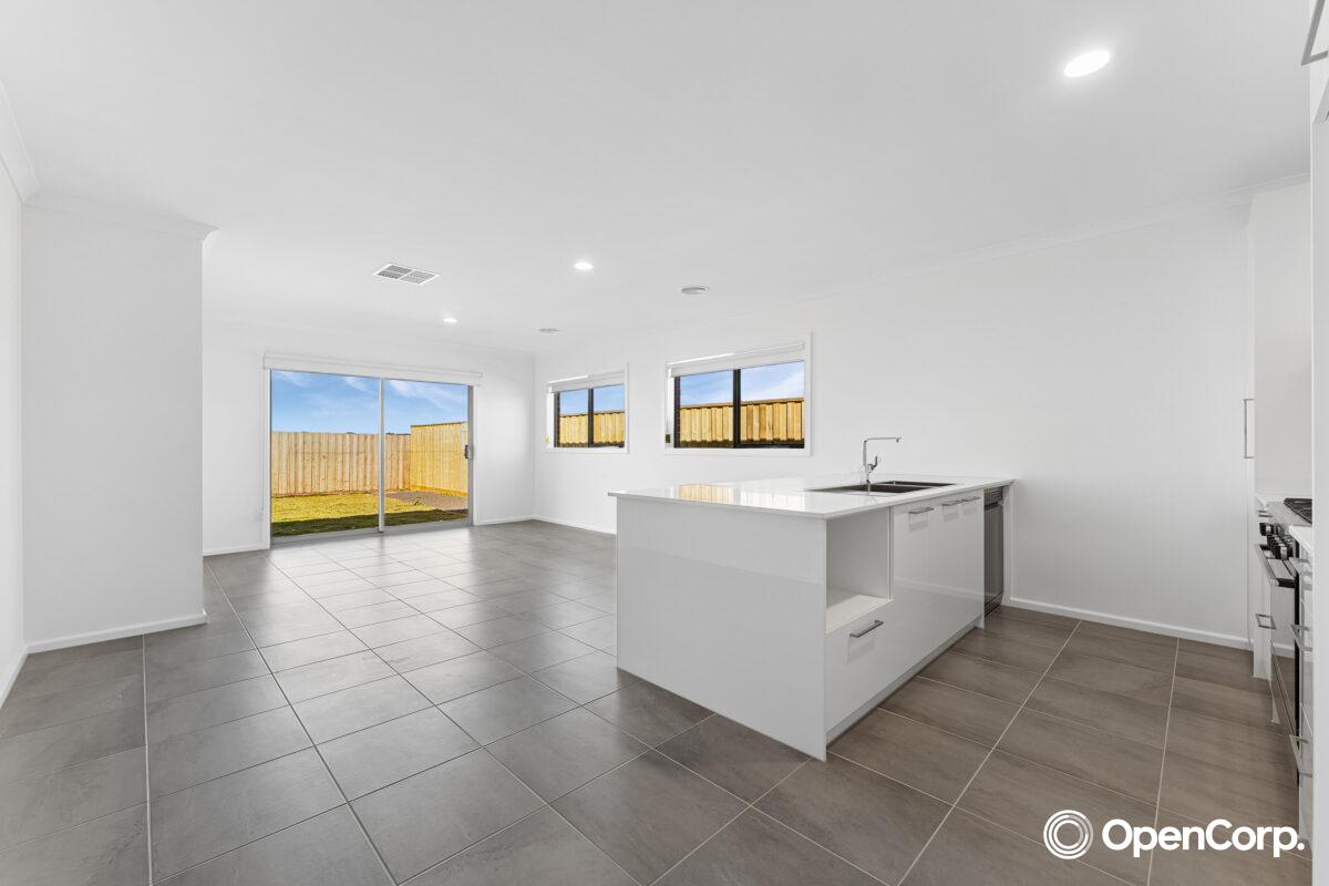 28 Mangioni Drive, Deanside, VIC 3336
