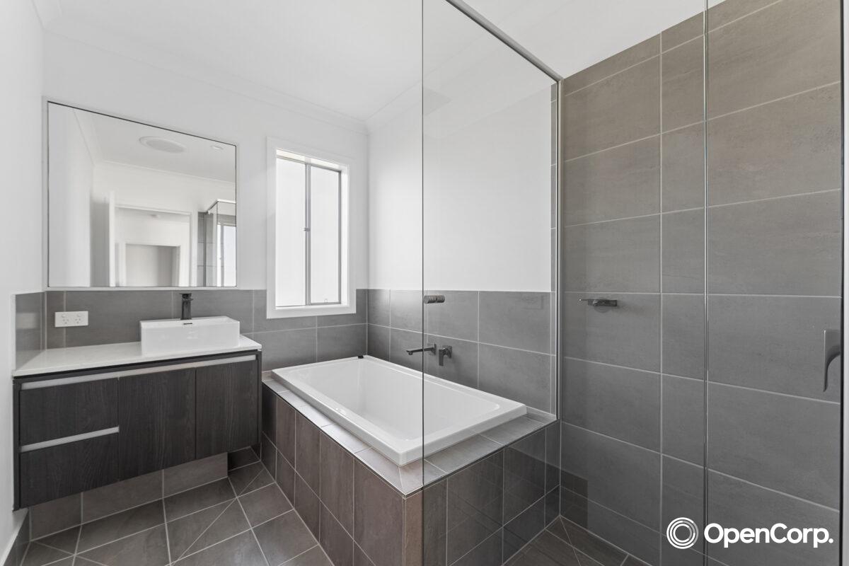 28 Mangioni Drive, Deanside, VIC 3336