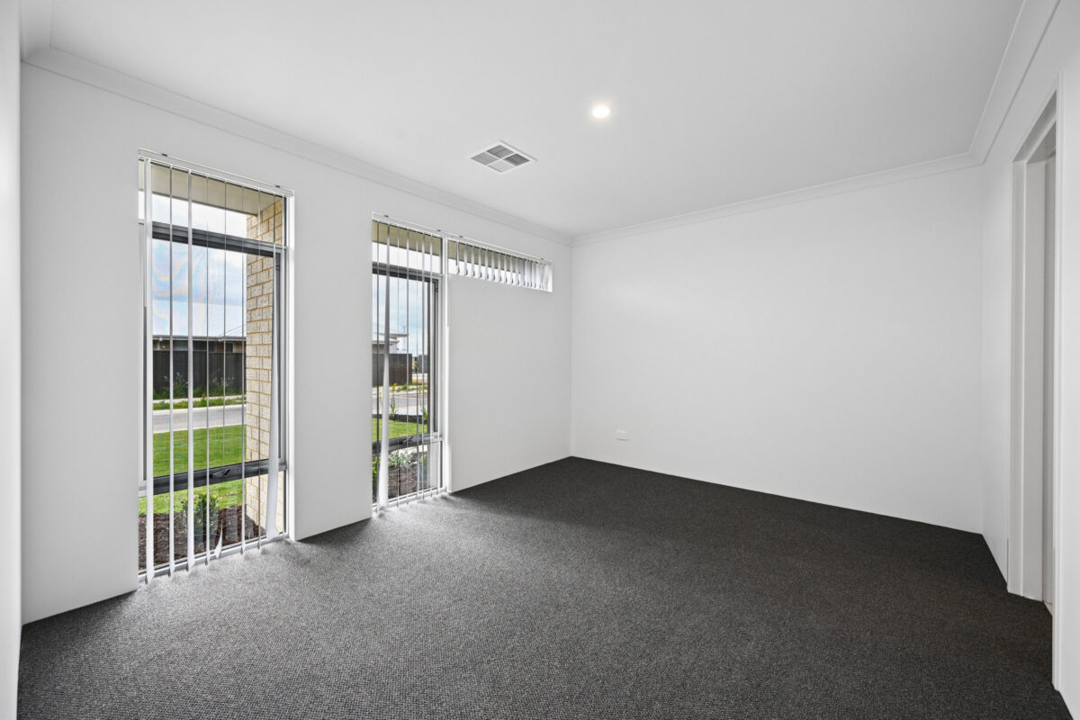 31 Lucerne Circuit, CHAMPION LAKES, WA 6111