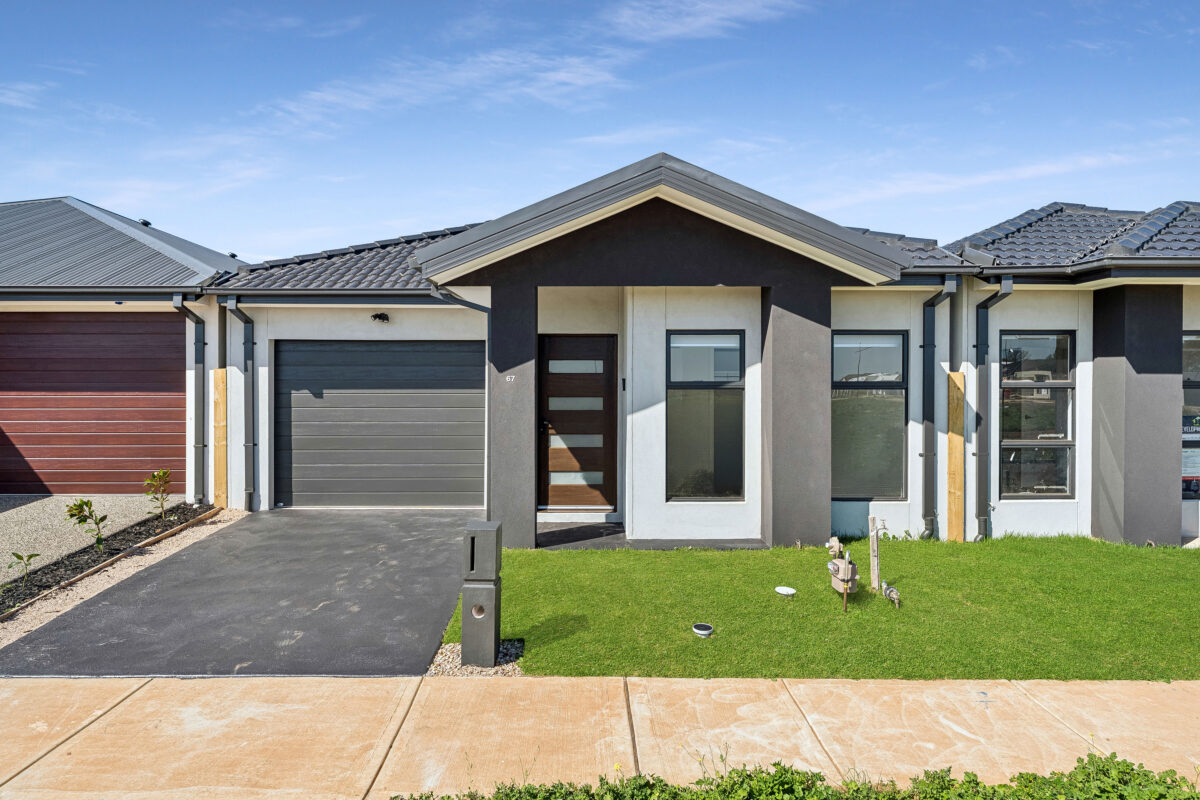 67 Collette Circuit, Deanside, VIC 3336