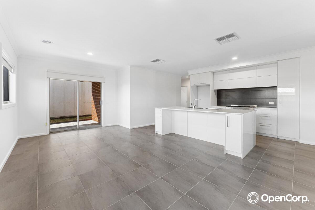 50 Tara Circuit, Donnybrook, VIC 3064