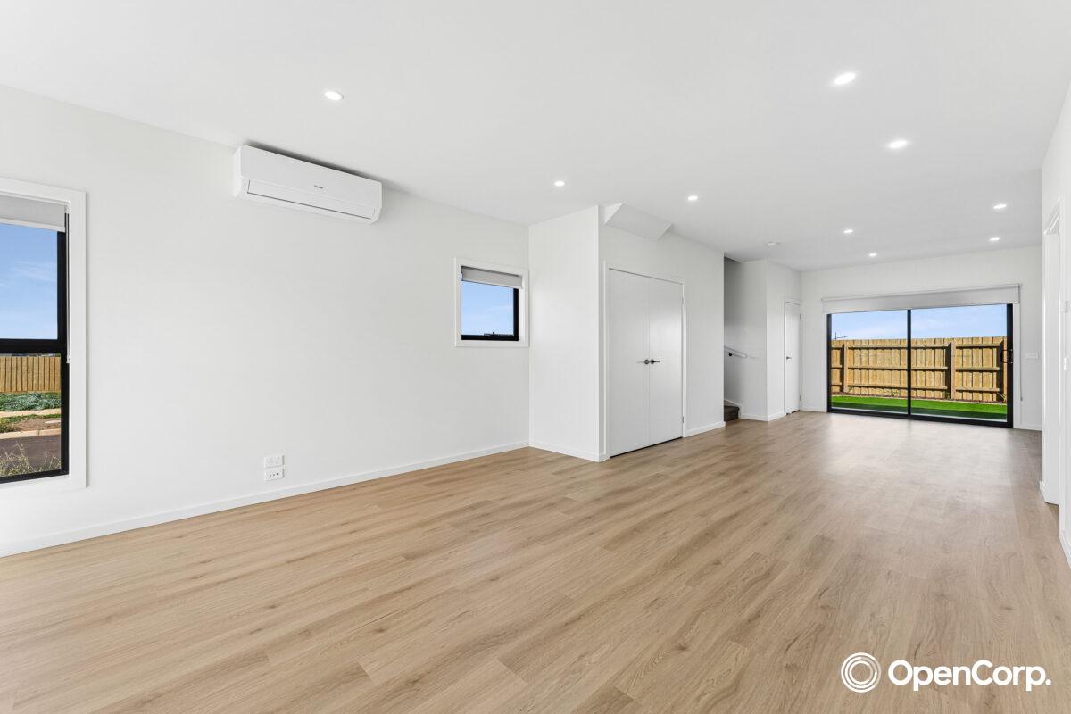14 Winslet Road, Deanside, VIC 3336