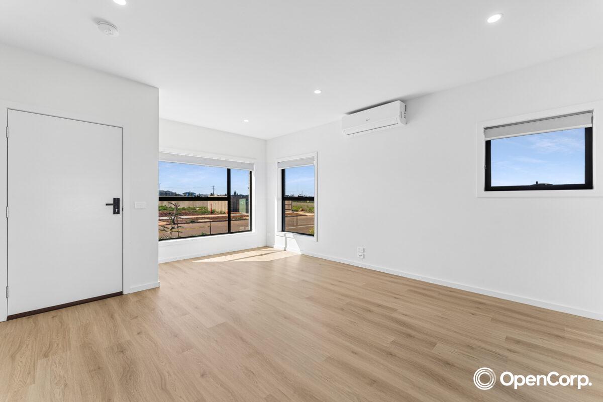 14 Winslet Road, Deanside, VIC 3336