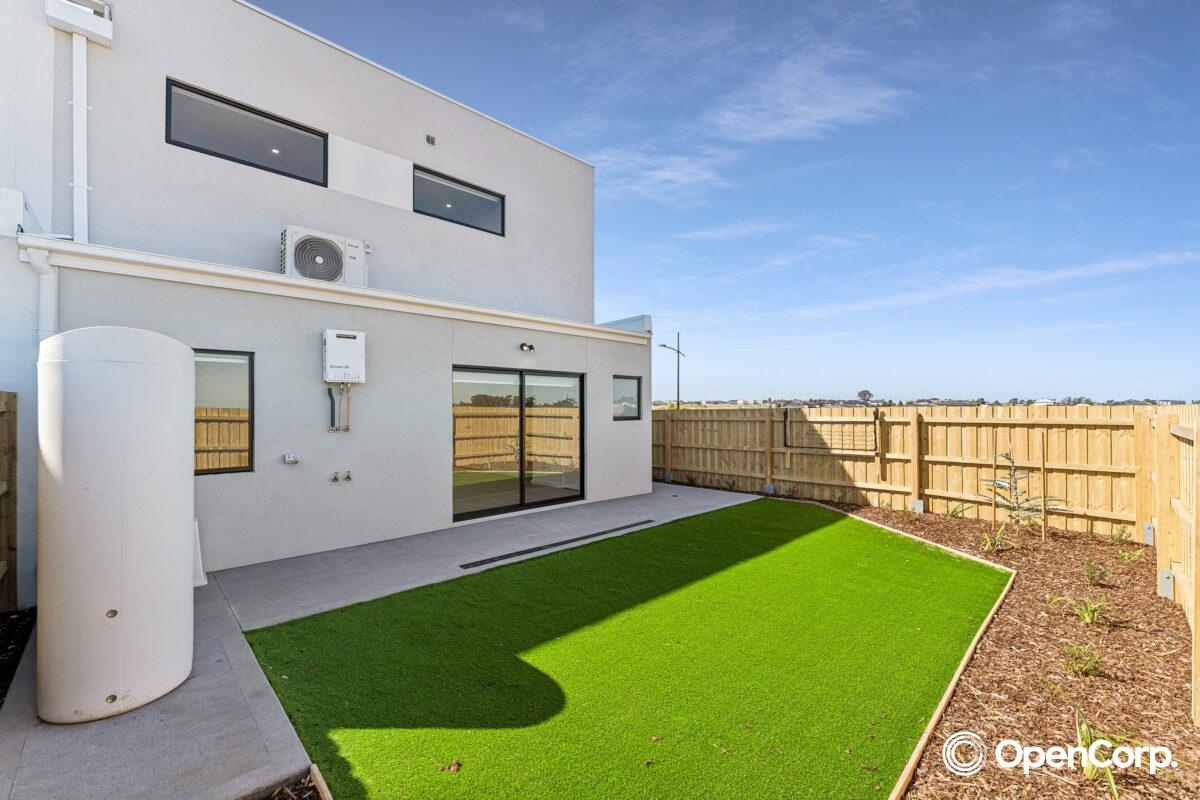14 Winslet Road, Deanside, VIC 3336