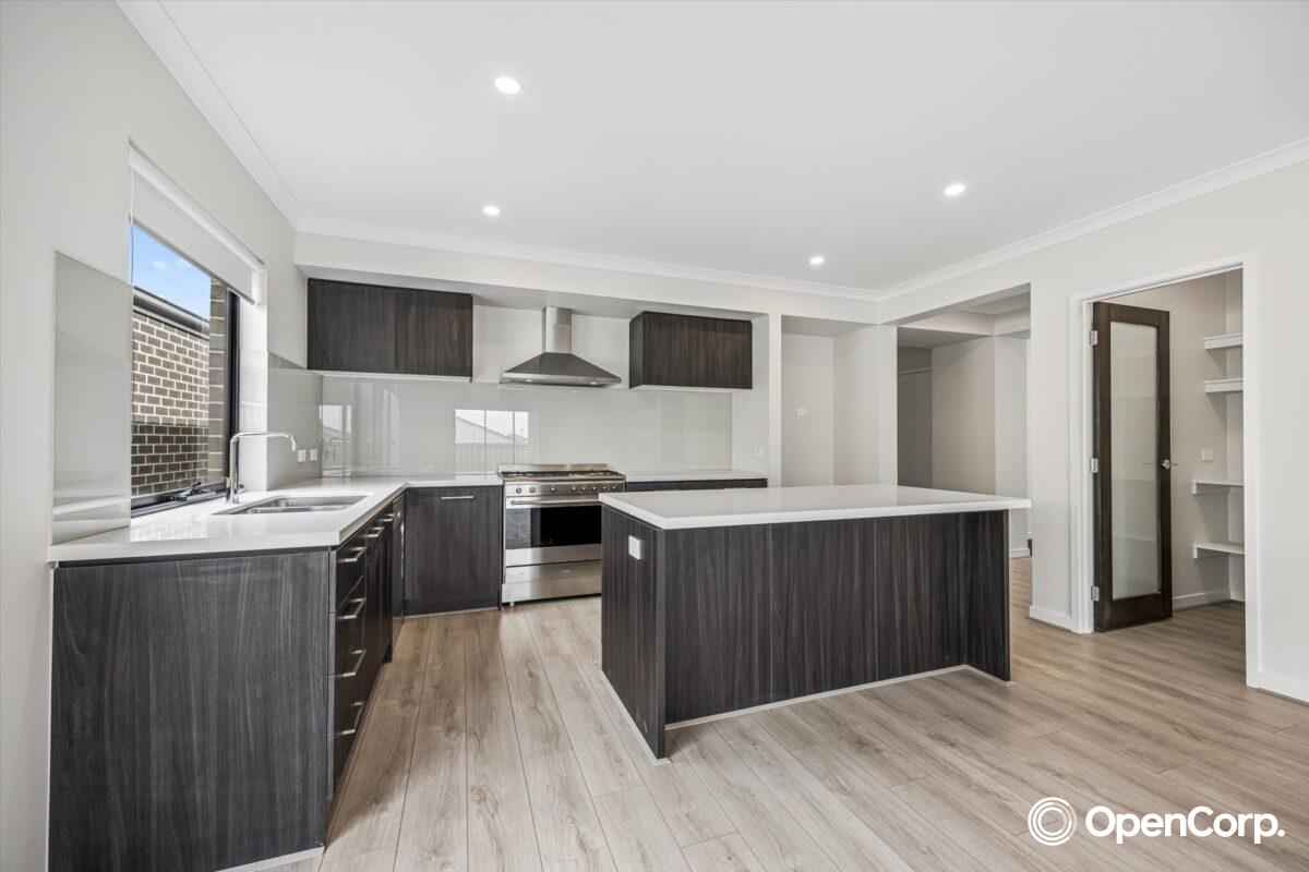 13 Fiorin Street, Clyde North, VIC 3978