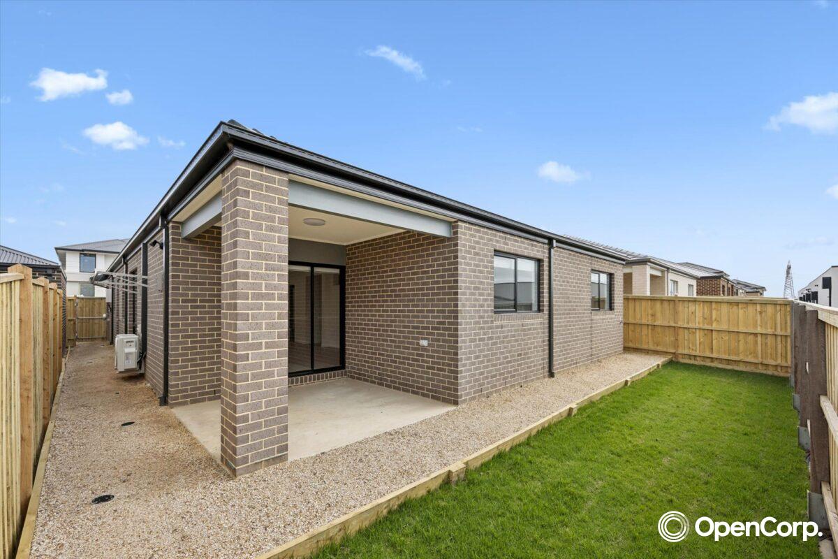 13 Fiorin Street, Clyde North, VIC 3978