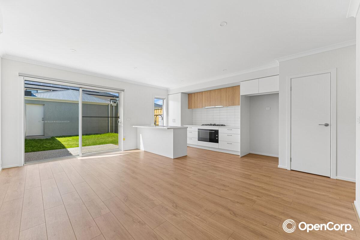 5 Crotone Avenue, Deanside, VIC 3336