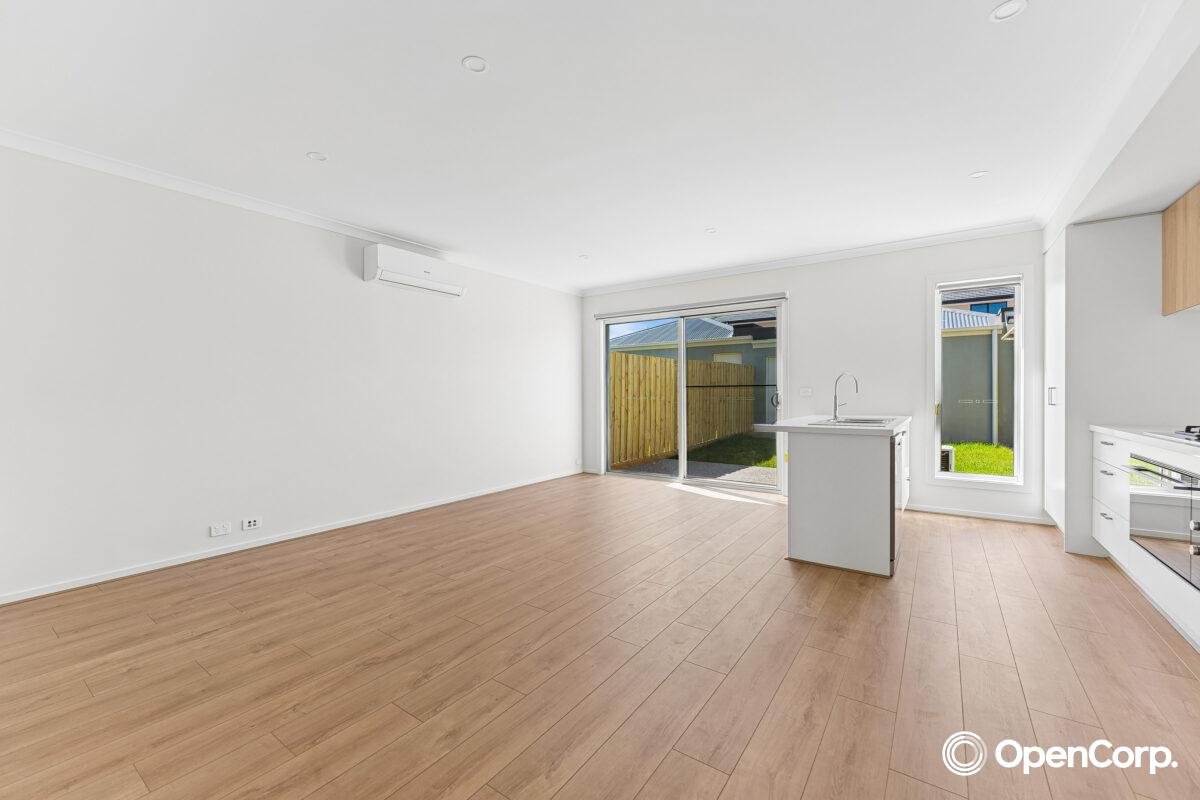 5 Crotone Avenue, Deanside, VIC 3336