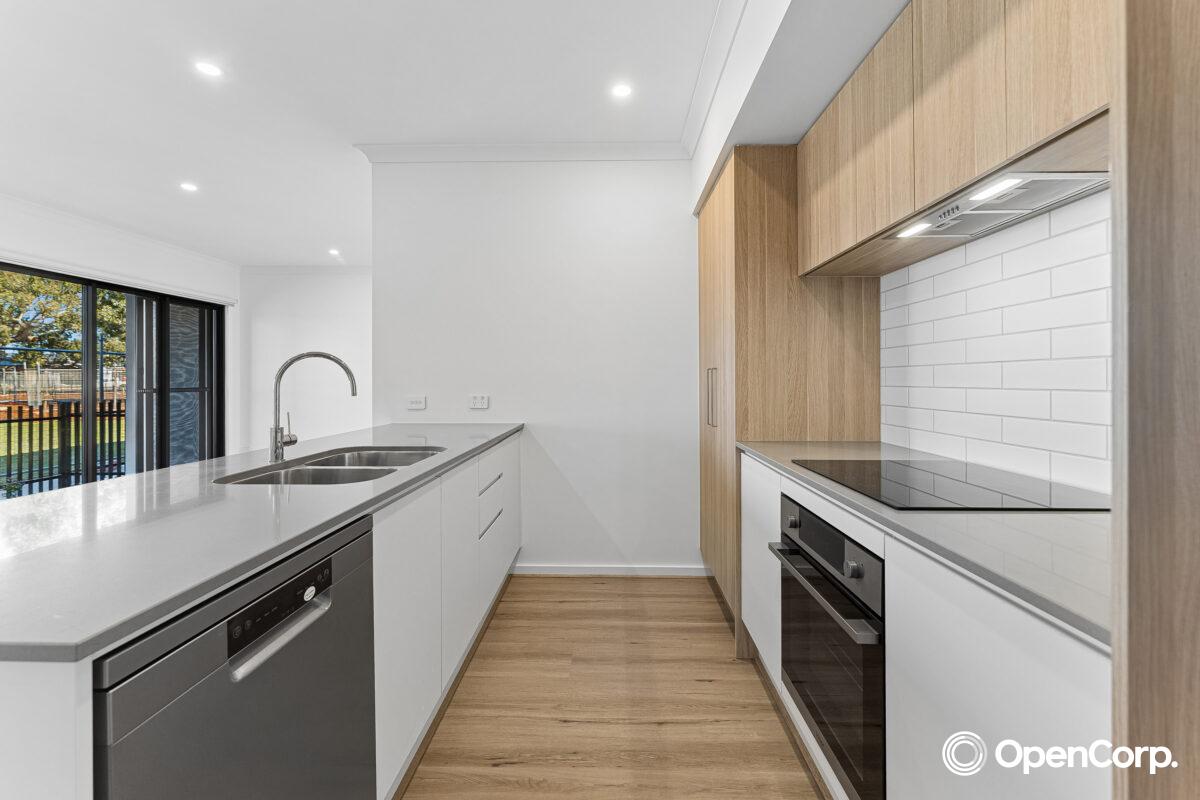 39 Buckwheat Walk, Mickleham, VIC 3064