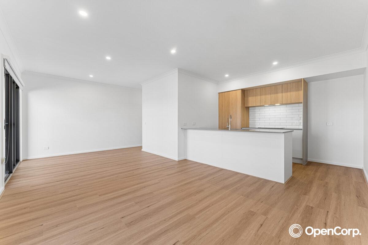 43 Buckwheat Walk, Mickleham, VIC 3064
