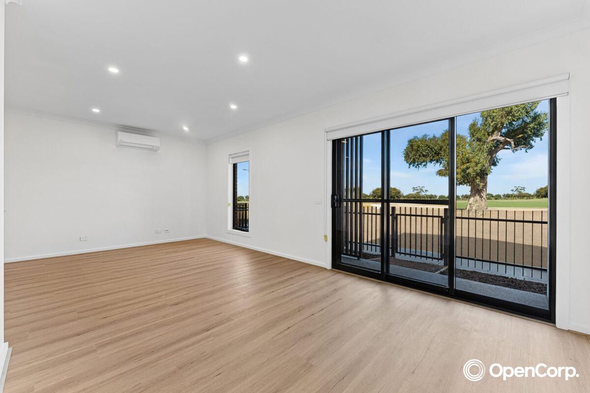 43 Buckwheat Walk, Mickleham, VIC 3064