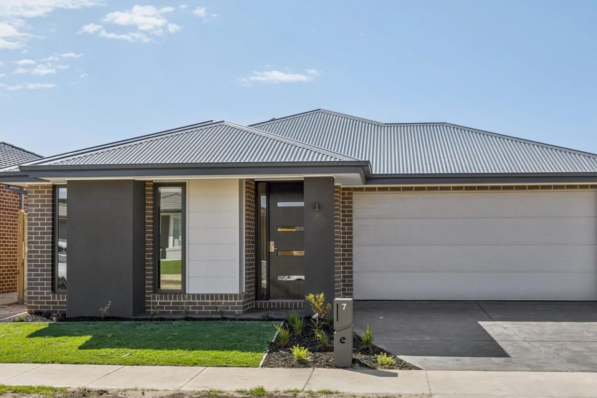 7 Papaya Way, Clyde, VIC 3978
