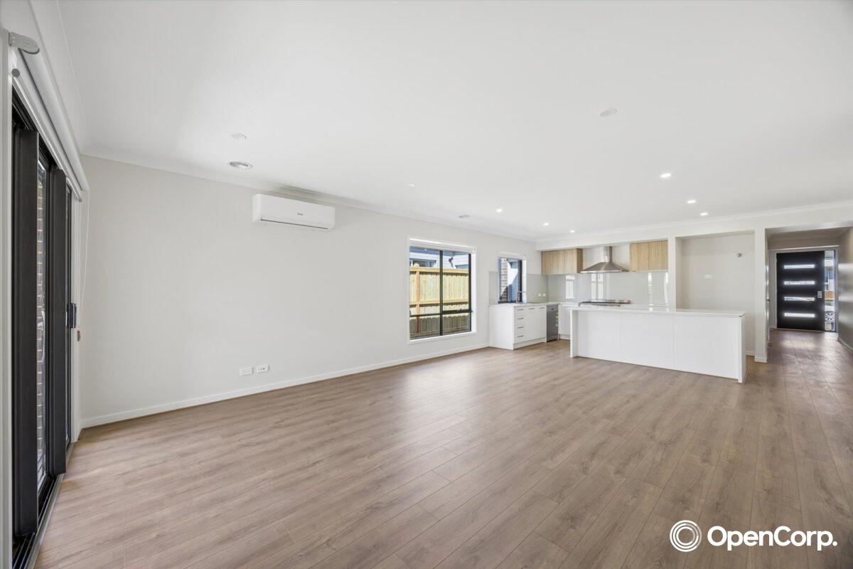 7 Papaya Way, Clyde, VIC 3978