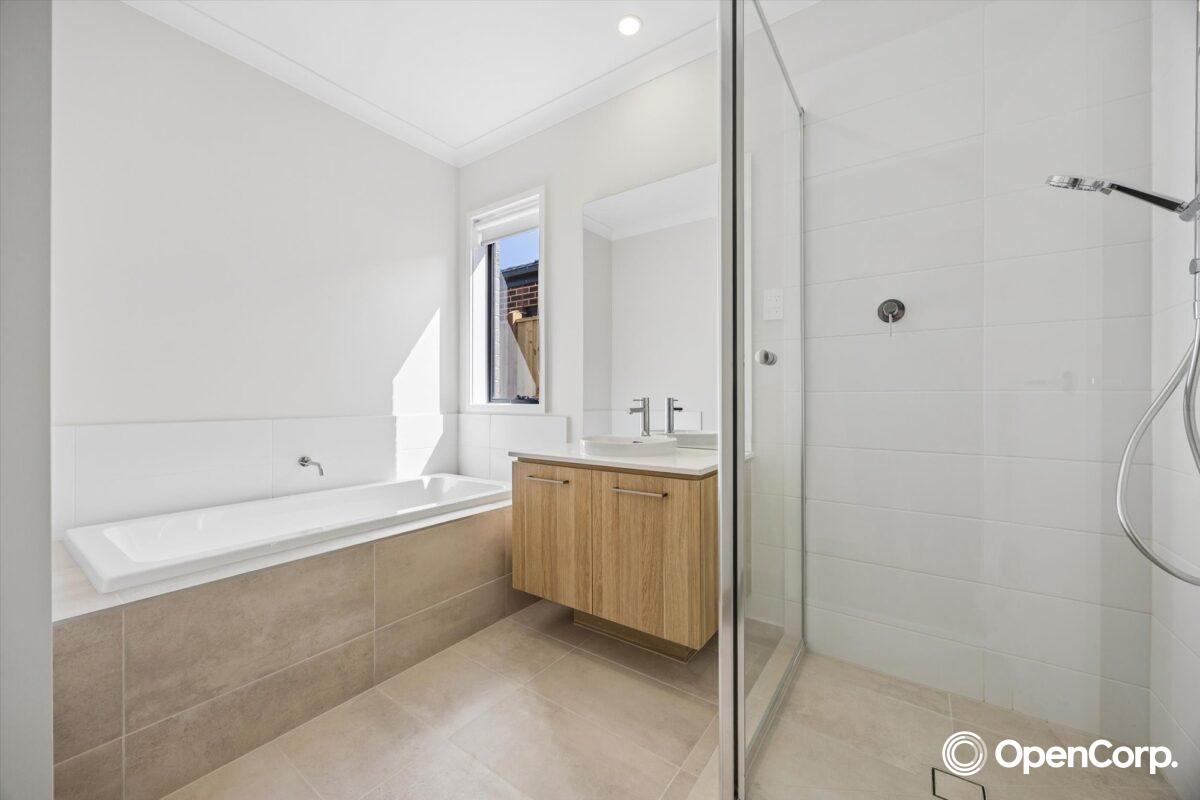 7 Papaya Way, Clyde, VIC 3978