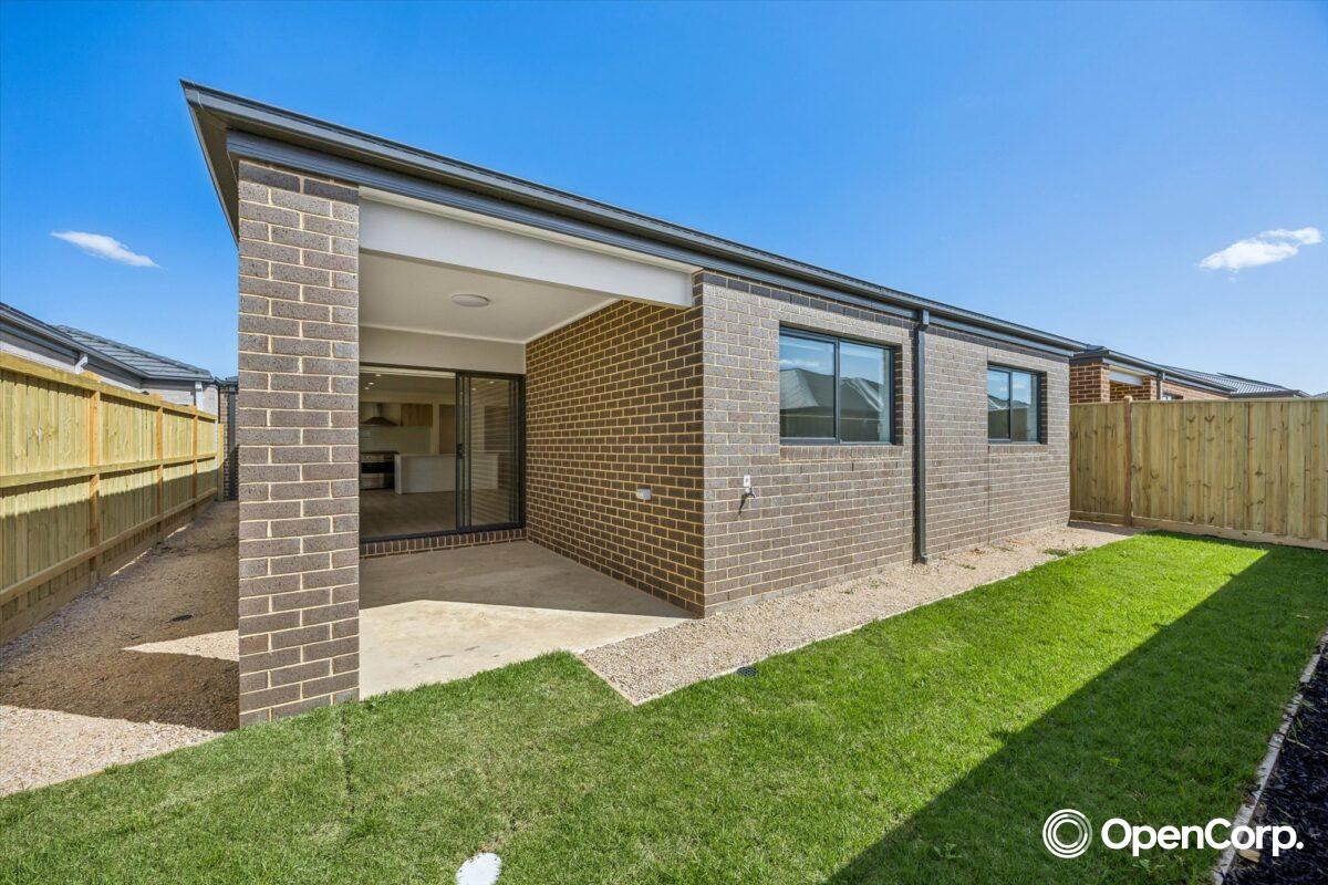 7 Papaya Way, Clyde, VIC 3978
