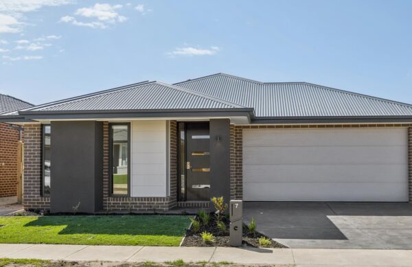 7 Papaya Way, Clyde, VIC 3978