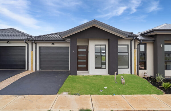 63 Collette Circuit, Deanside, VIC 3029
