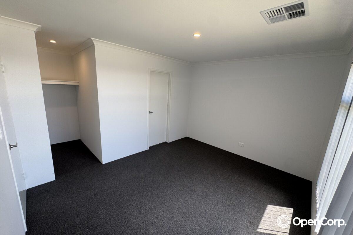 71 Gippsland Parade, CHAMPION LAKES, WA 6111