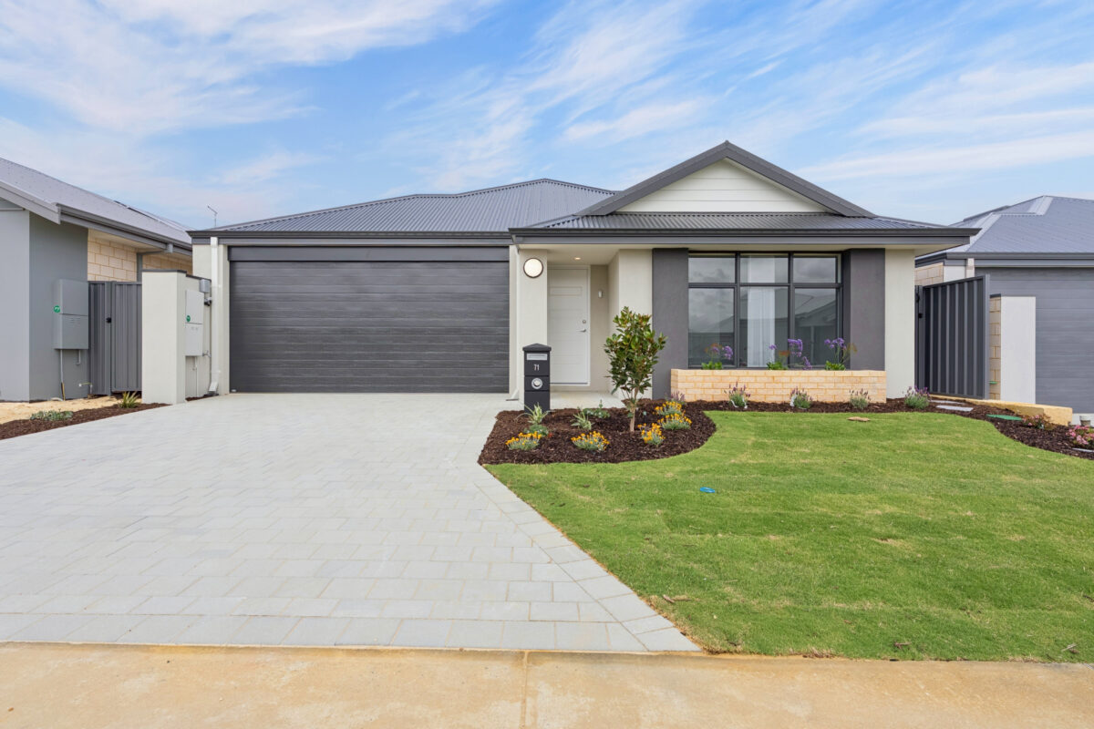 71 Gippsland Parade, CHAMPION LAKES, WA 6111