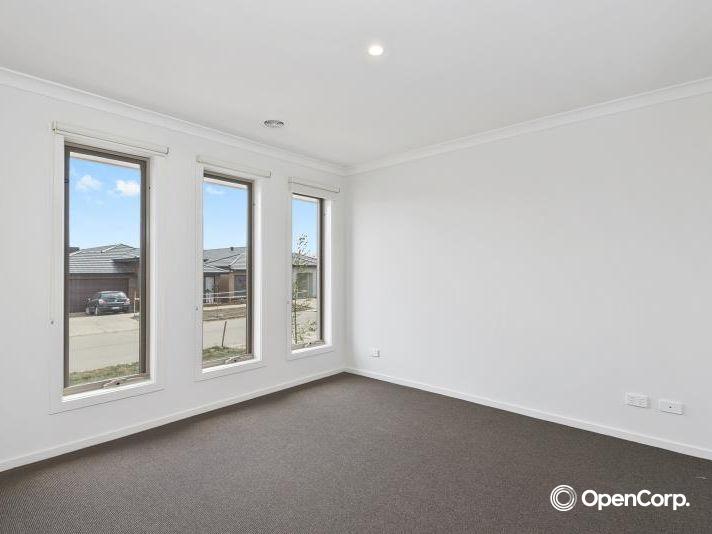 119 Rossiter Retreat, Cranbourne North, VIC 3977