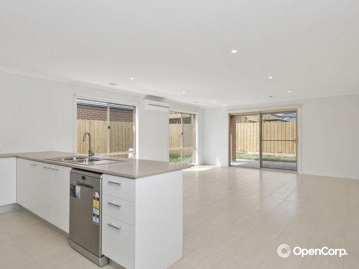 119 Rossiter Retreat, Cranbourne North, VIC 3977