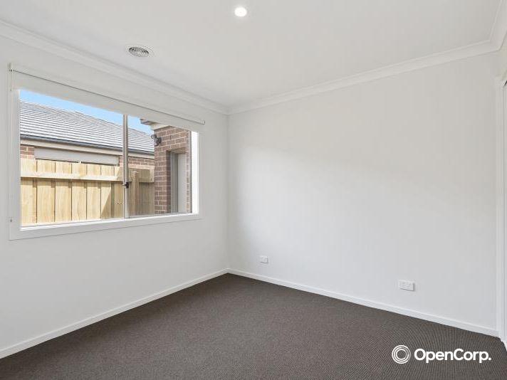 119 Rossiter Retreat, Cranbourne North, VIC 3977