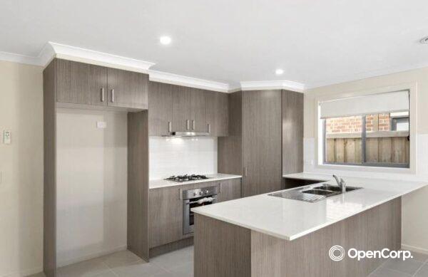 11 Onoway Approach, MICKLEHAM, VIC 3064
