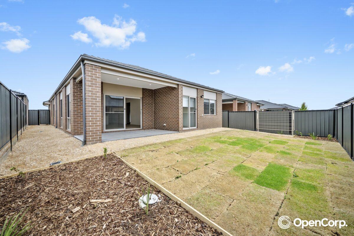 27 Rhyolite Drive, CRAIGIEBURN, VIC 3064