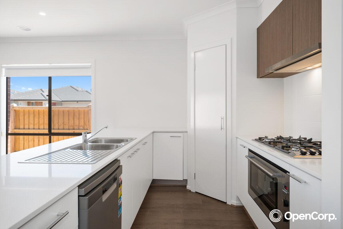 23 Oasis Avenue, MICKLEHAM, VIC 3064
