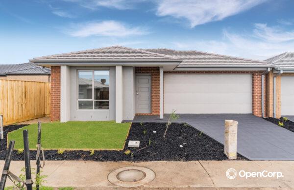 30 Oscar Cres, Deanside, VIC 3336