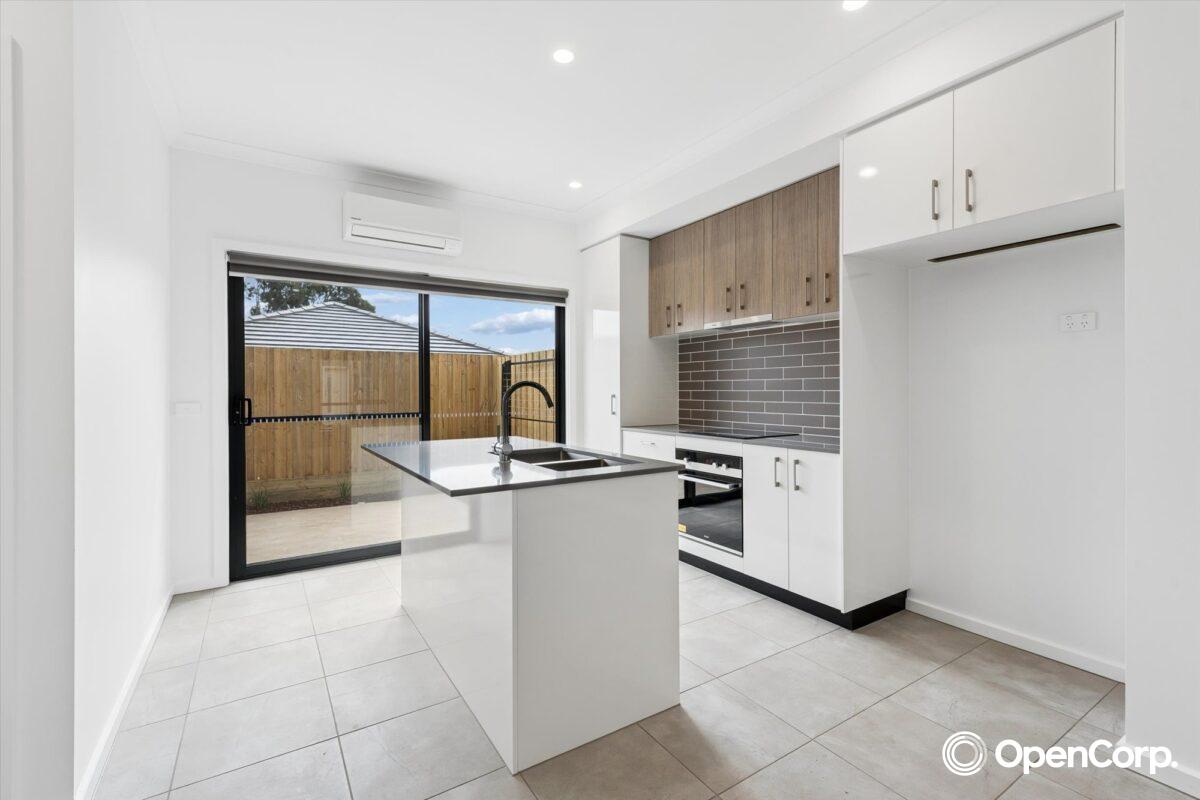 8 Leo Place, Cranbourne, VIC 3977