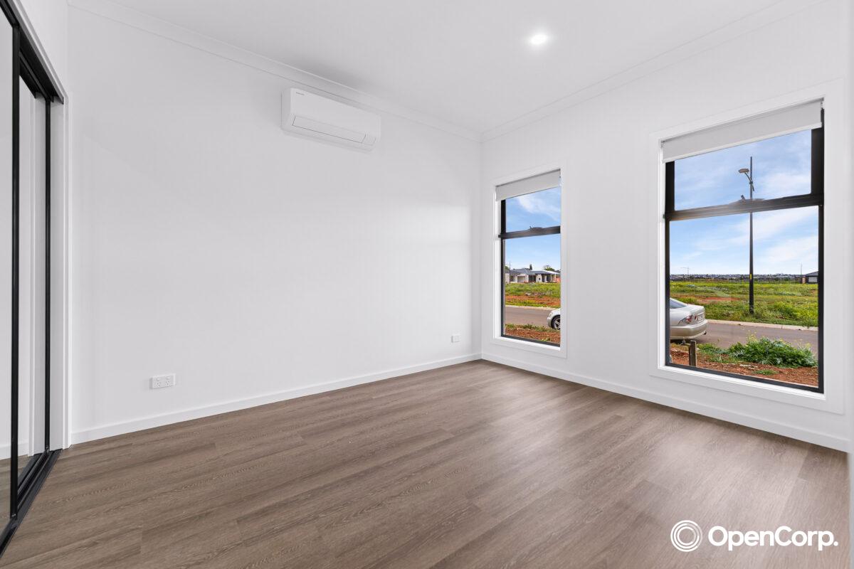 63 Collette Circuit, Deanside, VIC 3336