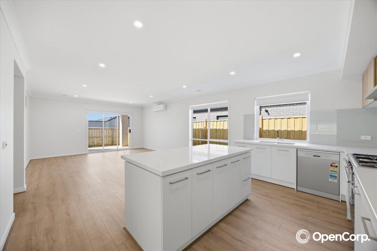 11 Fiorin Street, Clyde North, VIC 3978