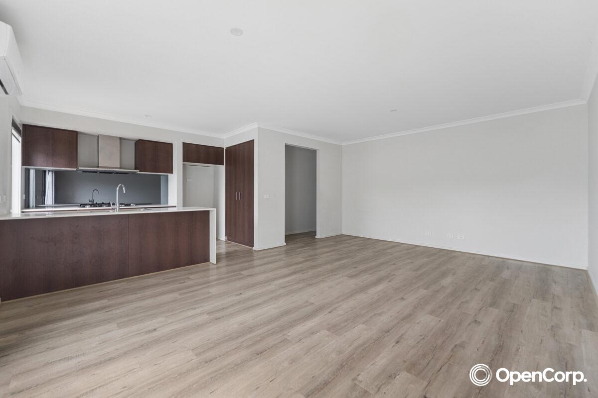 17 Pigato Crescent, Deanside, VIC 3336