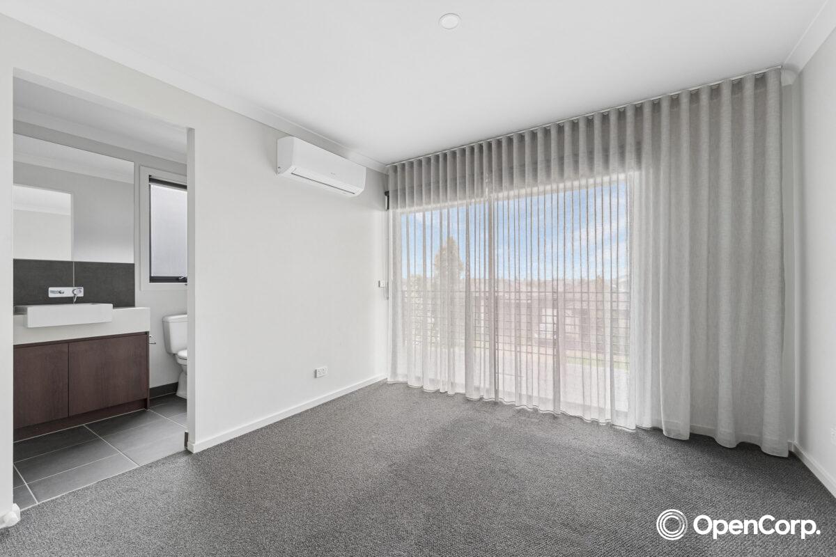 17 Pigato Crescent, Deanside, VIC 3336