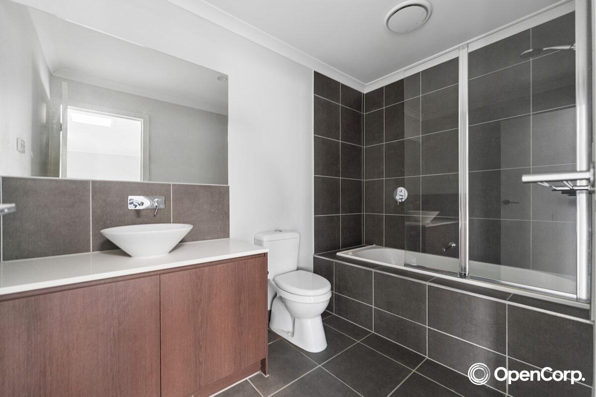 17 Pigato Crescent, Deanside, VIC 3336