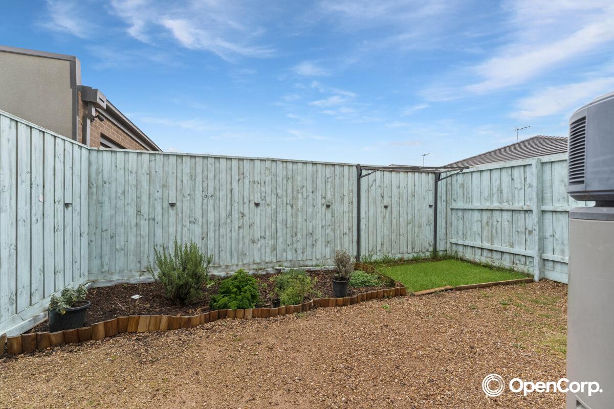 17 Pigato Crescent, Deanside, VIC 3336