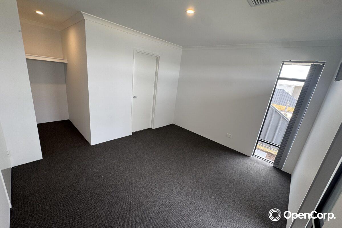 69 Gippsland Parade, CHAMPION LAKES, WA 6111