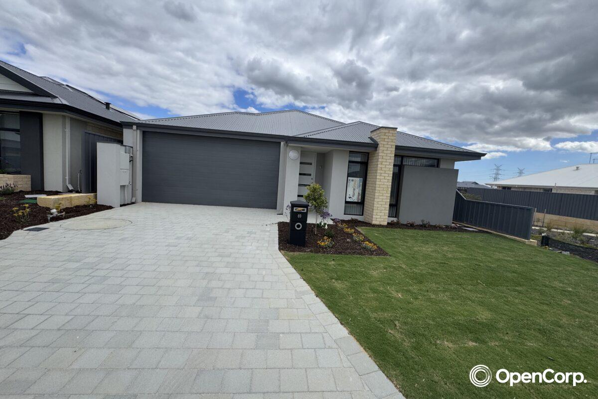 69 Gippsland Parade, CHAMPION LAKES, WA 6111