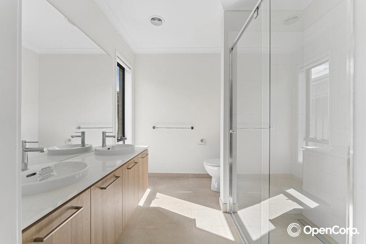 32 Madeira Drive, Truganina, VIC 3029