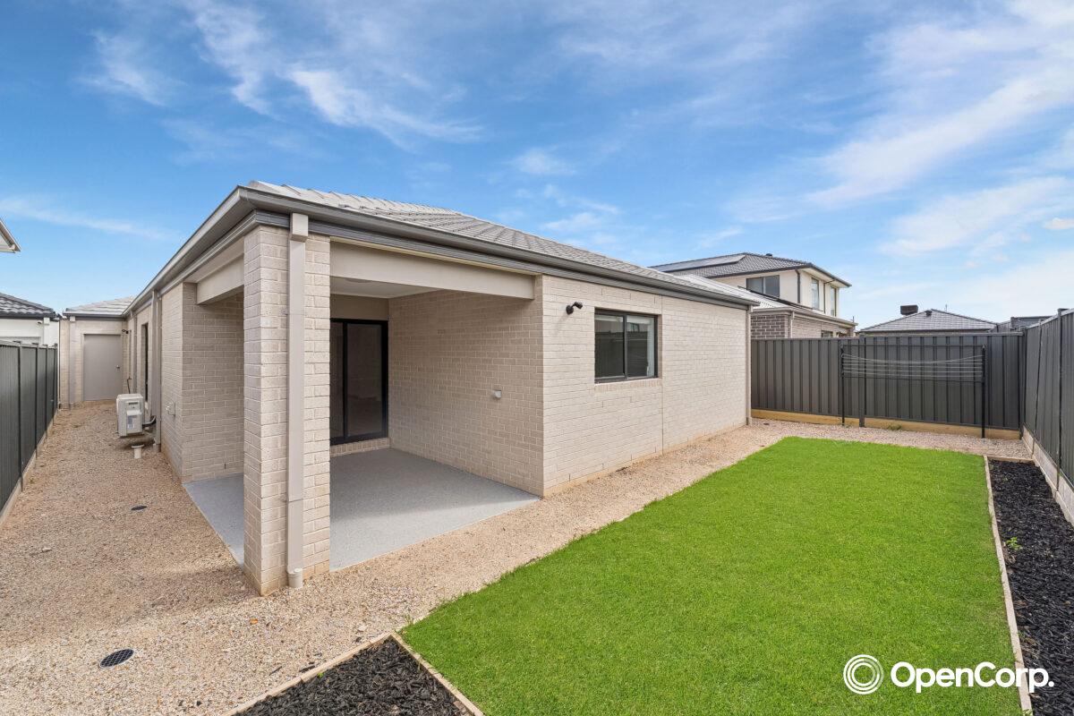 32 Madeira Drive, Truganina, VIC 3029