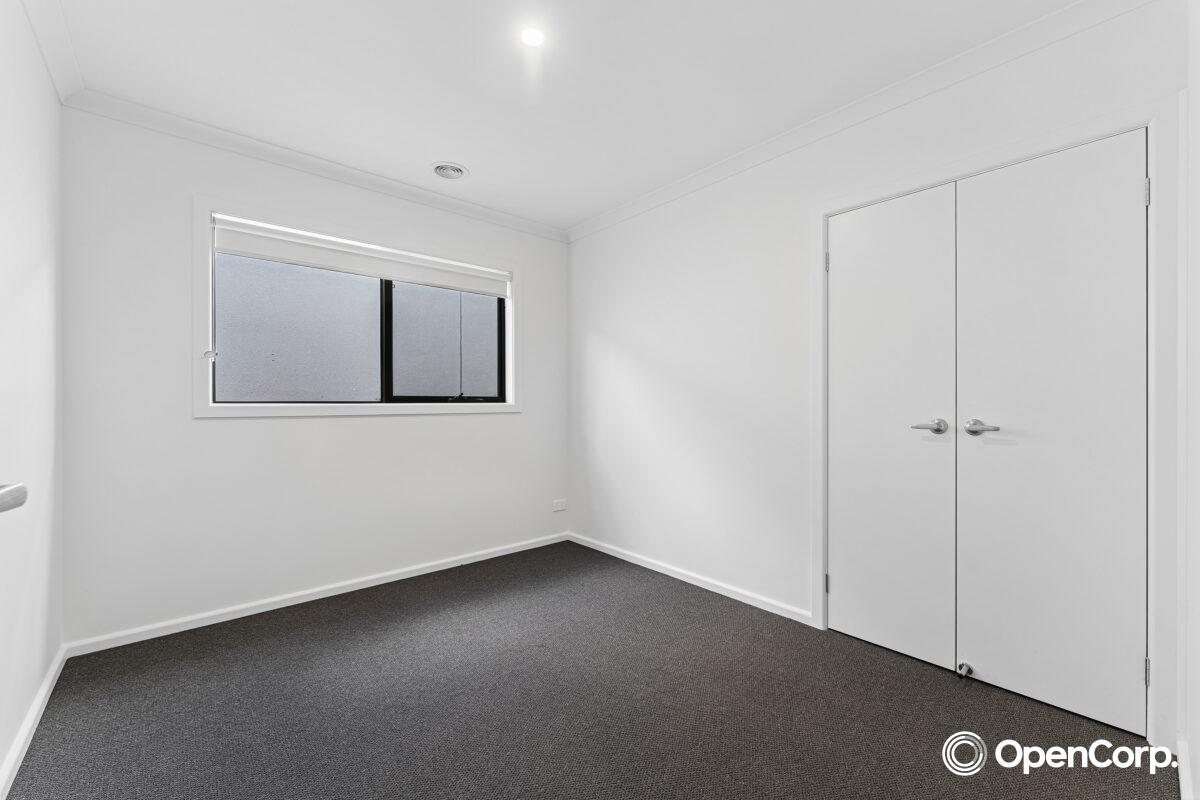 40 Wildacre Way, Rockbank, VIC 3335