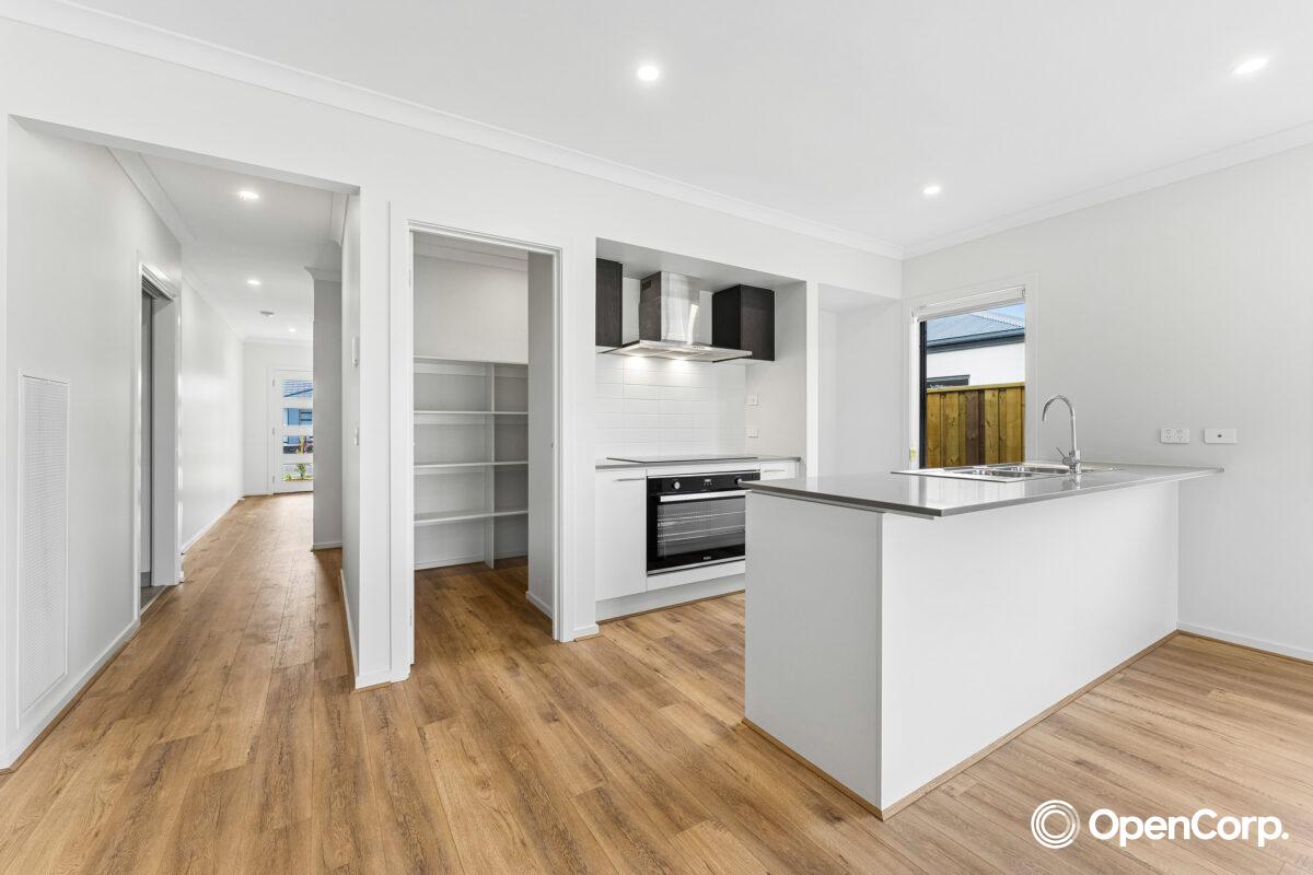 16 Arkwright Street, Deanside, VIC 3336