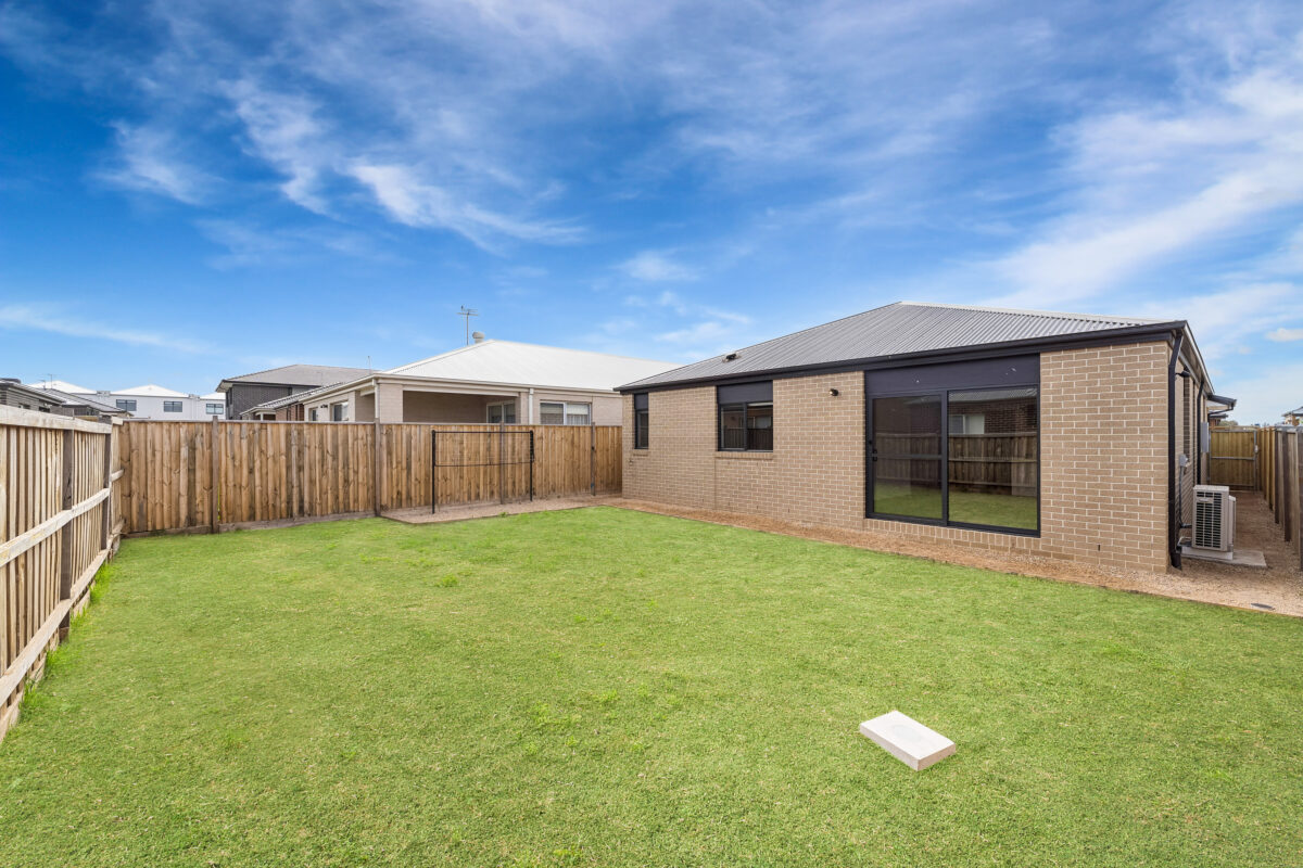 16 Arkwright Street, Deanside, VIC 3336