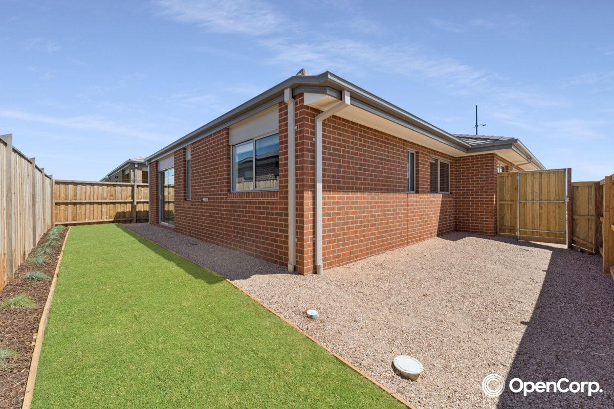 1 Kirner Road, Melton South, VIC 3338