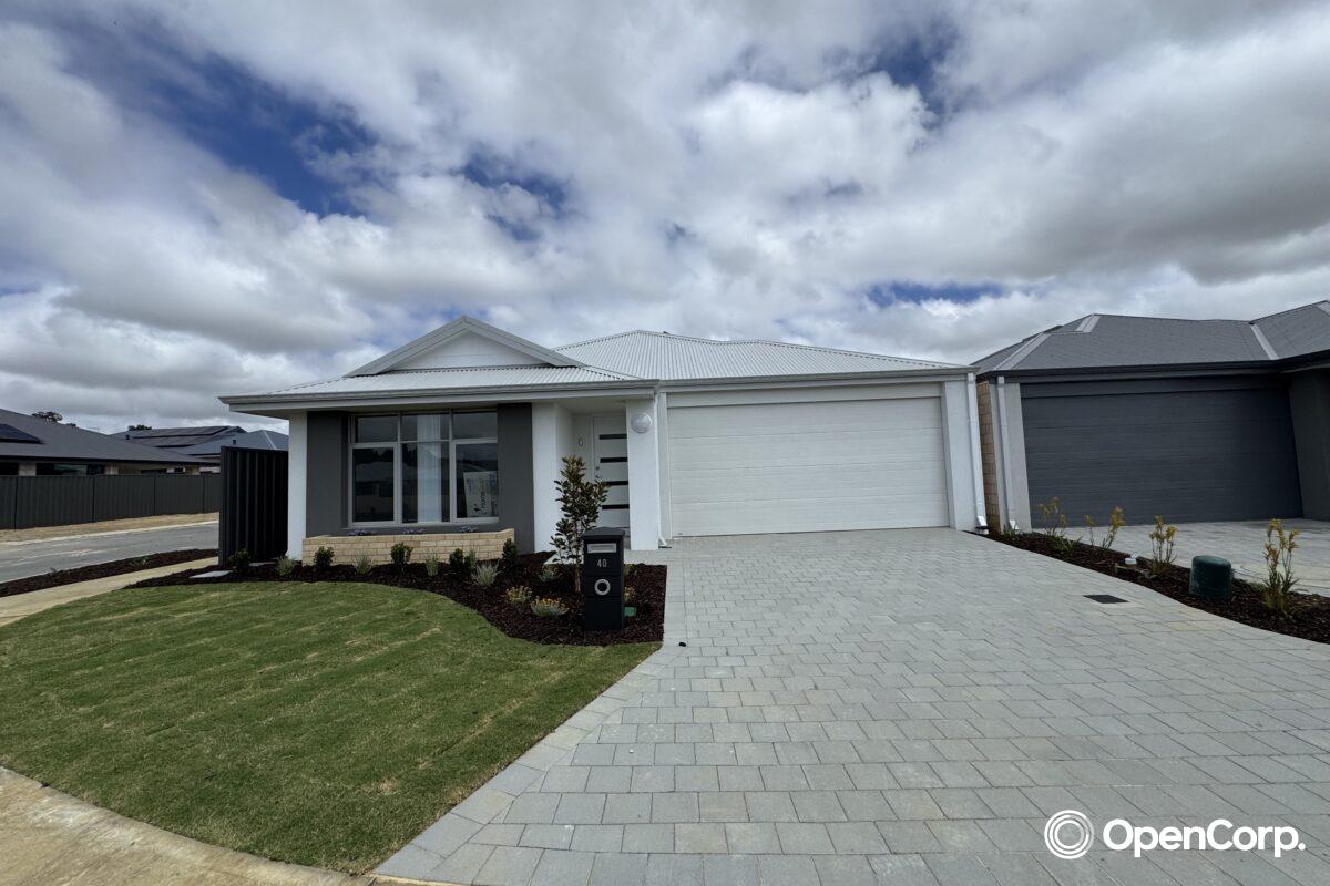 40 Lucerne Circuit, CHAMPION LAKES, WA 6111