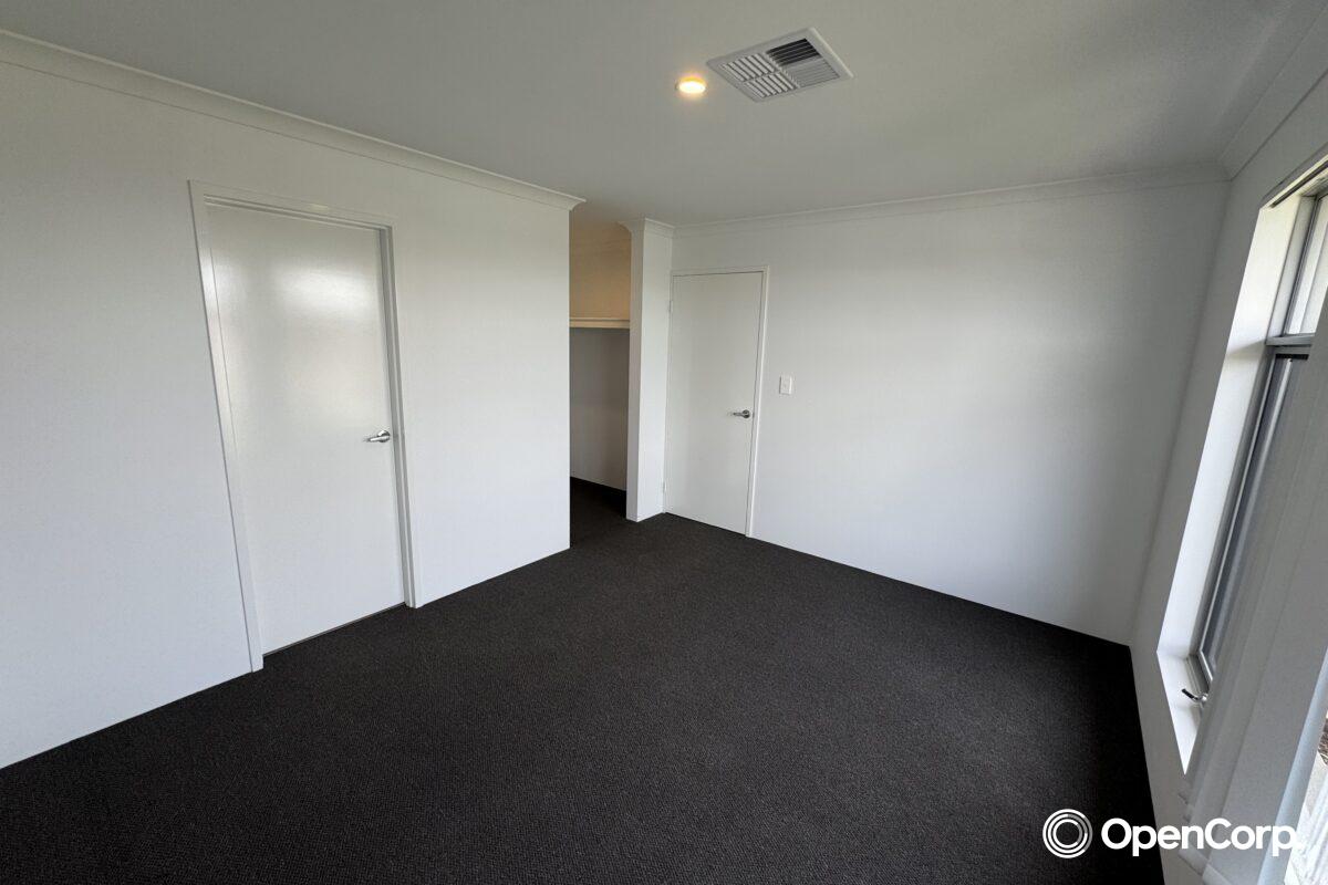 62 Gippsland Parade, CHAMPION LAKES, WA 6111