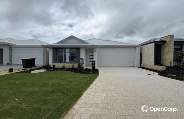 62 Gippsland Parade, CHAMPION LAKES, WA 6111